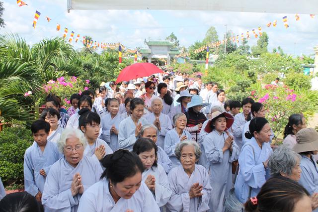 Đồng Tháp: Cung Nghinh Xá Lợi Phật