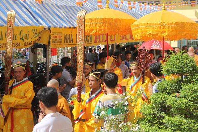 Đồng Tháp: Cung Nghinh Xá Lợi Phật