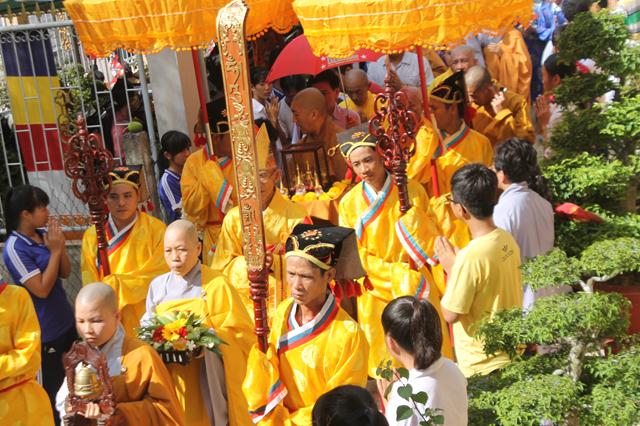 Đồng Tháp: Cung Nghinh Xá Lợi Phật