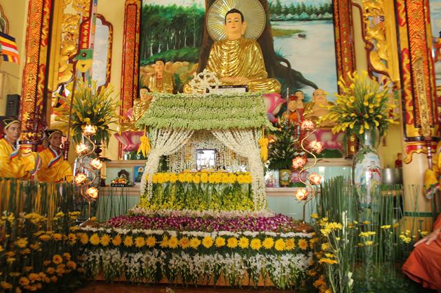 Đồng Tháp: Cung Nghinh Xá Lợi Phật