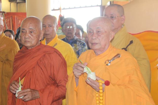 Đồng Tháp: Cung Nghinh Xá Lợi Phật