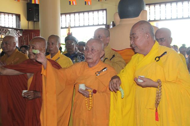 Đồng Tháp: Cung Nghinh Xá Lợi Phật