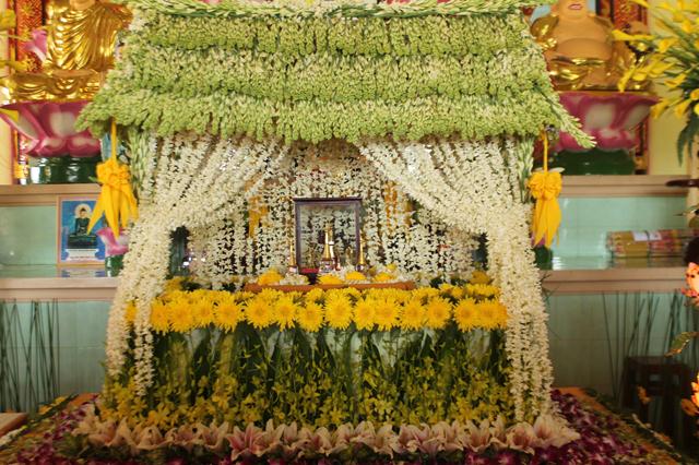 Đồng Tháp: Cung Nghinh Xá Lợi Phật