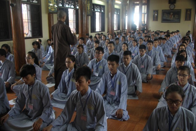 Thái Bình: Gần 300 bạn trẻ về chùa Từ Xuyên tu an lạc – Chủ đề “Tôn kính Phật”
