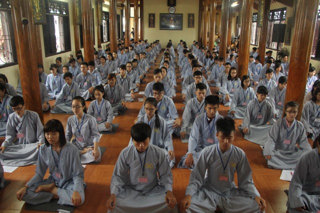 Thái Bình: Gần 300 bạn trẻ về chùa Từ Xuyên tu an lạc – Chủ đề “Tôn kính Phật”