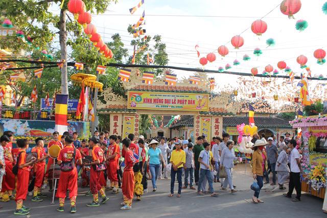 Phật Giáo Đồng Tháp Tổ Chức Chương Trình Phật Đản PL. 2559