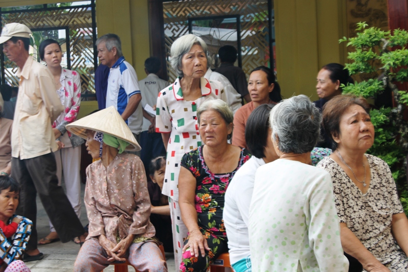 Đồng Tháp: Đoàn Y Bác Sĩ Khám Bệnh Từ Thiện