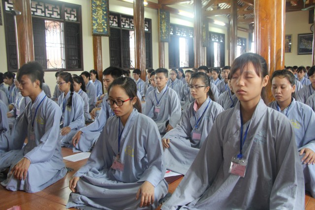 Thái Bình: Gần 300 bạn trẻ về chùa Từ Xuyên tu an lạc – Chủ đề “Tôn kính Phật”
