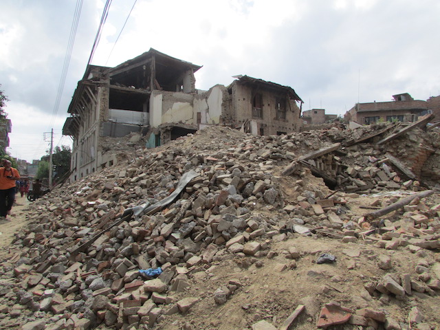 Bản tin số 4: Ngày thứ ba cứu trợ nạn nhân động đất tại Nepal