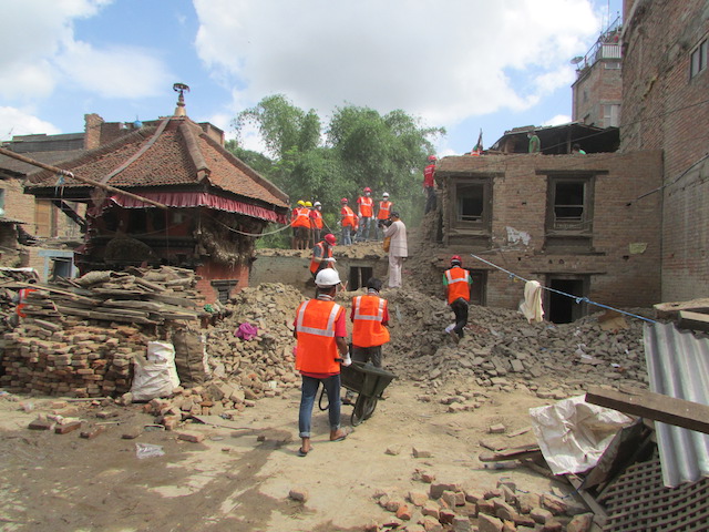 Bản tin số 4: Ngày thứ ba cứu trợ nạn nhân động đất tại Nepal