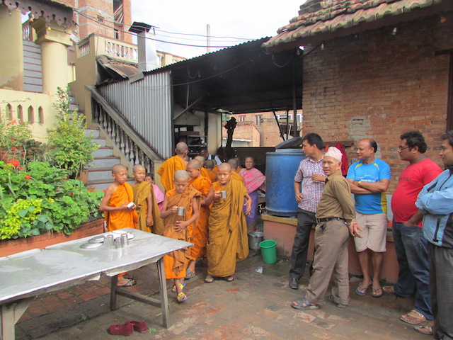 Bản tin số 4: Ngày thứ ba cứu trợ nạn nhân động đất tại Nepal