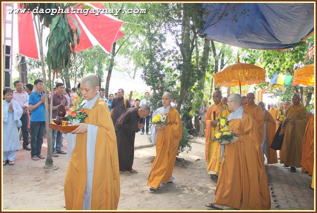 Bình Dương: Lễ Đúc Đại Hồng Chung Tại Chùa Thiên Quang