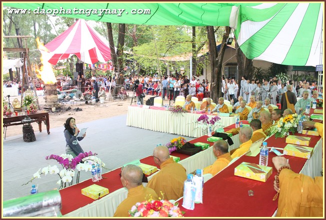 Bình Dương: Lễ Đúc Đại Hồng Chung Tại Chùa Thiên Quang