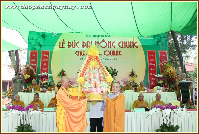 Bình Dương: Lễ Đúc Đại Hồng Chung Tại Chùa Thiên Quang