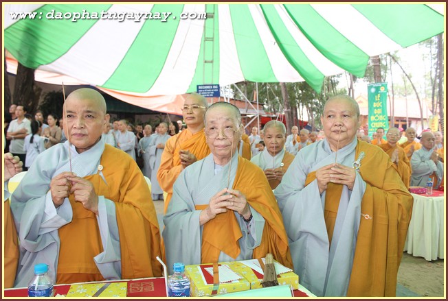 Bình Dương: Lễ Đúc Đại Hồng Chung Tại Chùa Thiên Quang