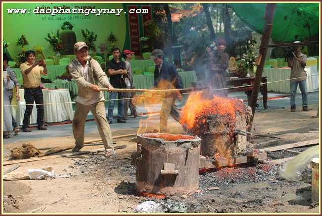Bình Dương: Lễ Đúc Đại Hồng Chung Tại Chùa Thiên Quang