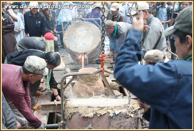 Bình Dương: Lễ Đúc Đại Hồng Chung Tại Chùa Thiên Quang