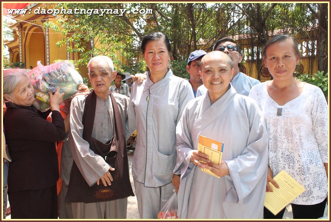 Bình Dương: Lễ Đúc Đại Hồng Chung Tại Chùa Thiên Quang