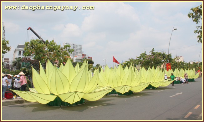 TP. HCM - Bình Dương: Không khí Phật đản 2559 tại một số tự viện