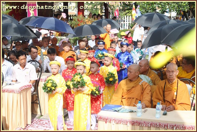 Bình Dương: Ban Trị Sự PG.Huyện Thuận An  Chào mừng đại lễ PD.2559