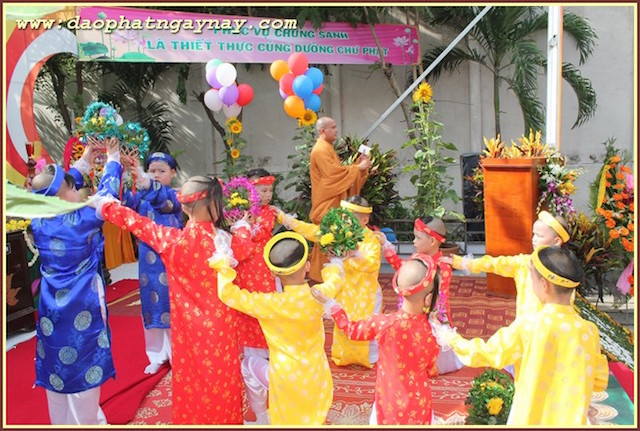 Bình Dương: Ban Trị Sự PG.Huyện Thuận An  Chào mừng đại lễ PD.2559