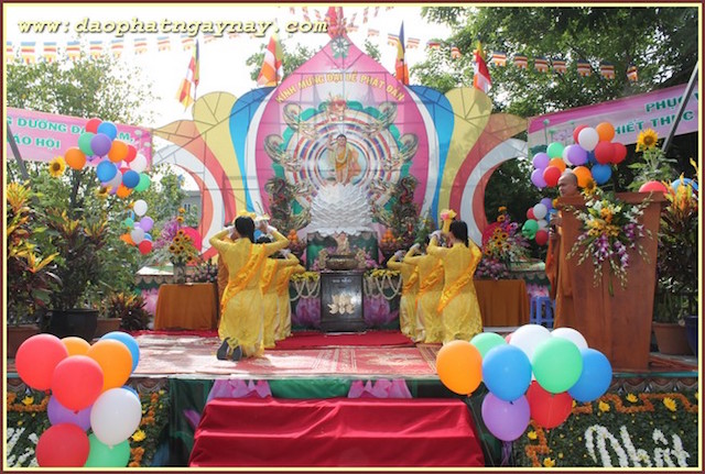 Bình Dương: Ban Trị Sự PG.Huyện Thuận An  Chào mừng đại lễ PD.2559