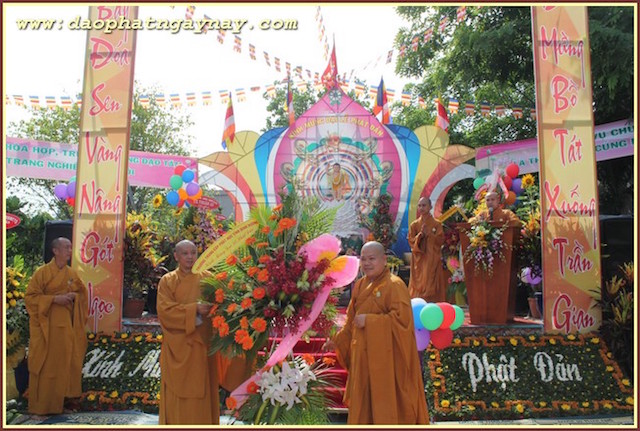 Bình Dương: Ban Trị Sự PG.Huyện Thuận An  Chào mừng đại lễ PD.2559