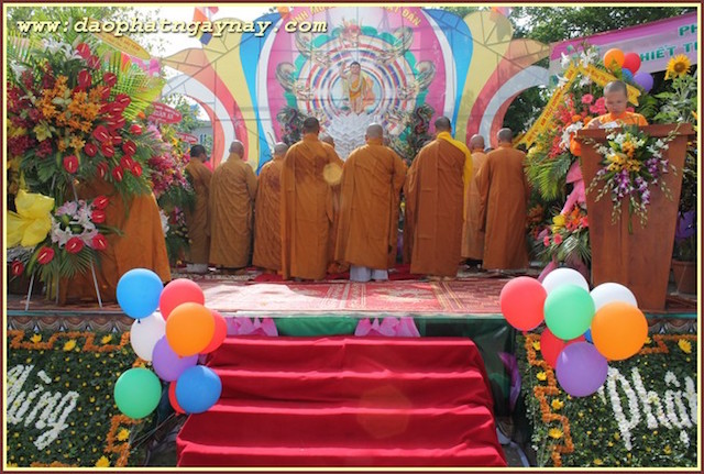 Bình Dương: Ban Trị Sự PG.Huyện Thuận An  Chào mừng đại lễ PD.2559