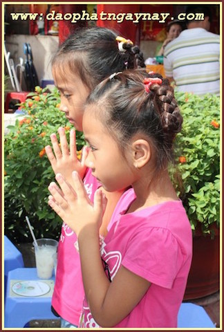 Bình Dương: Ban Trị Sự PG.Huyện Thuận An  Chào mừng đại lễ PD.2559