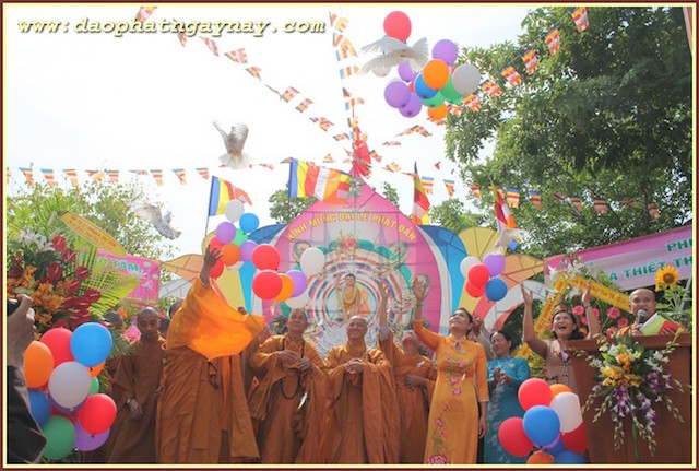 Bình Dương: Ban Trị Sự PG.Huyện Thuận An  Chào mừng đại lễ PD.2559