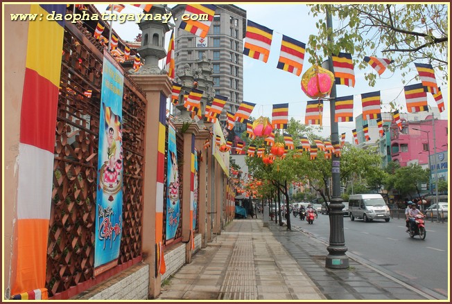 TP. HCM - Bình Dương: Không khí Phật đản 2559 tại một số tự viện