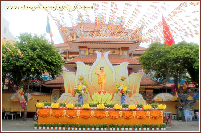 TP. HCM - Bình Dương: Không khí Phật đản 2559 tại một số tự viện