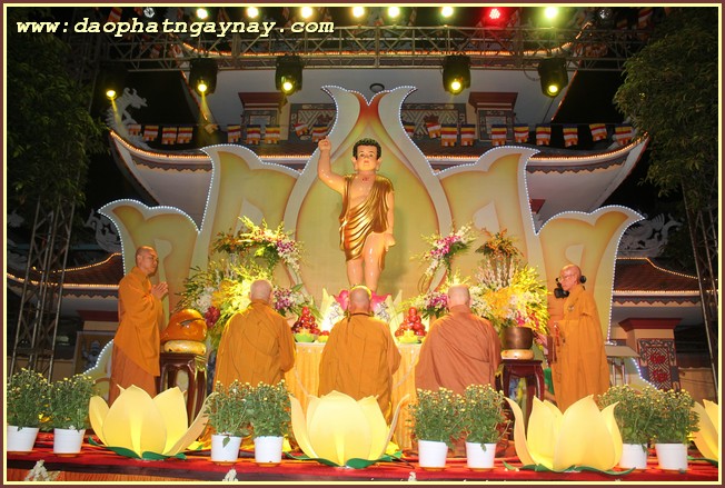 TP. HCM - Bình Dương: Không khí Phật đản 2559 tại một số tự viện