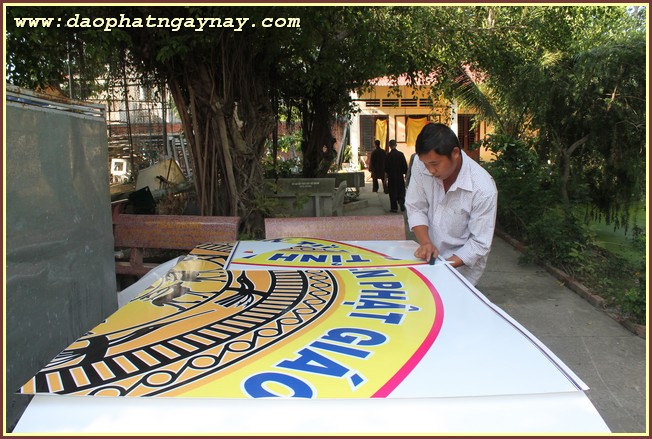 Bình Dương: Chùm ảnh không khí chuẩn bị cho đại lễ Phật đản PL 2559