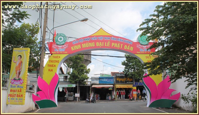 Bình Dương: Chùm ảnh không khí chuẩn bị cho đại lễ Phật đản PL 2559