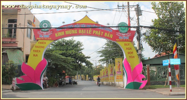 Bình Dương: Chùm ảnh không khí chuẩn bị cho đại lễ Phật đản PL 2559