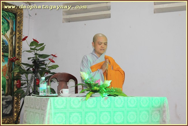 TP.HCM:  sư cô Hương Nhũ thuyết giảng tại chùa Phước Hải