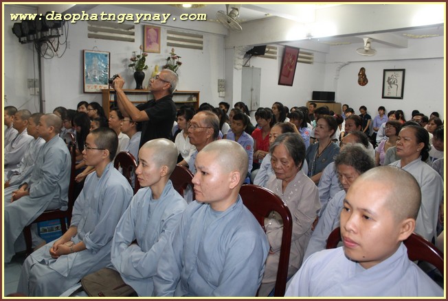 TP.HCM:  sư cô Hương Nhũ thuyết giảng tại chùa Phước Hải