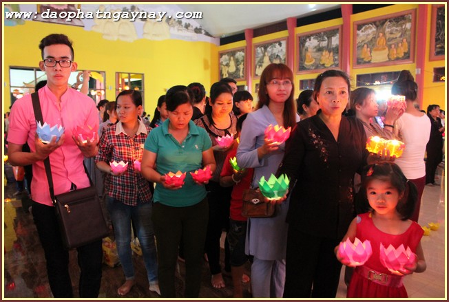 ĐỒNG NAI: Trang Nghiêm Đêm Hội Cúng Đèn Rằm Tháng 4