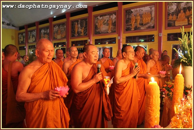 ĐỒNG NAI: Trang Nghiêm Đêm Hội Cúng Đèn Rằm Tháng 4