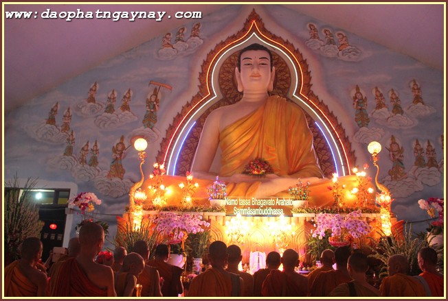 ĐỒNG NAI: Trang Nghiêm Đêm Hội Cúng Đèn Rằm Tháng 4