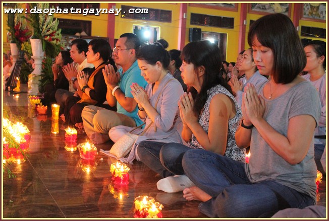 ĐỒNG NAI: Trang Nghiêm Đêm Hội Cúng Đèn Rằm Tháng 4