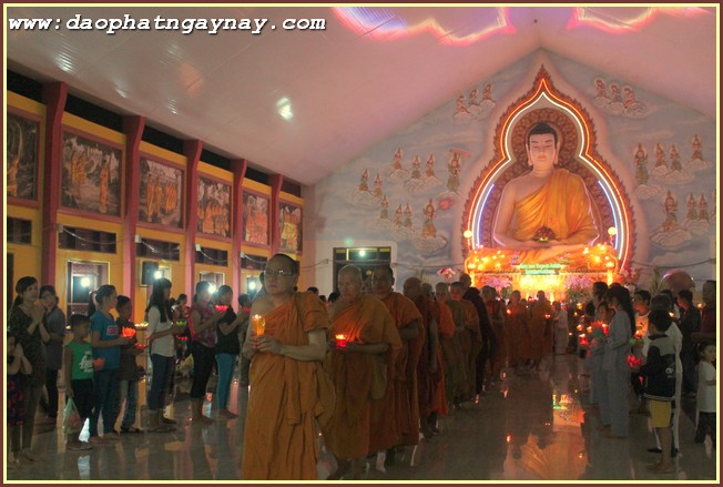 ĐỒNG NAI: Trang Nghiêm Đêm Hội Cúng Đèn Rằm Tháng 4