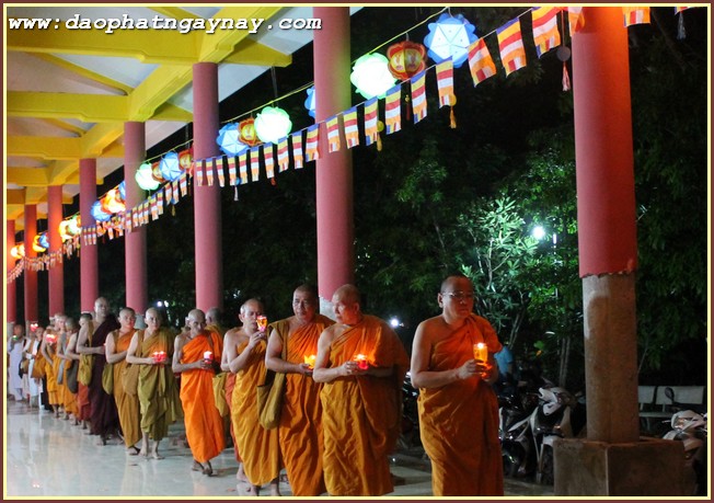 ĐỒNG NAI: Trang Nghiêm Đêm Hội Cúng Đèn Rằm Tháng 4