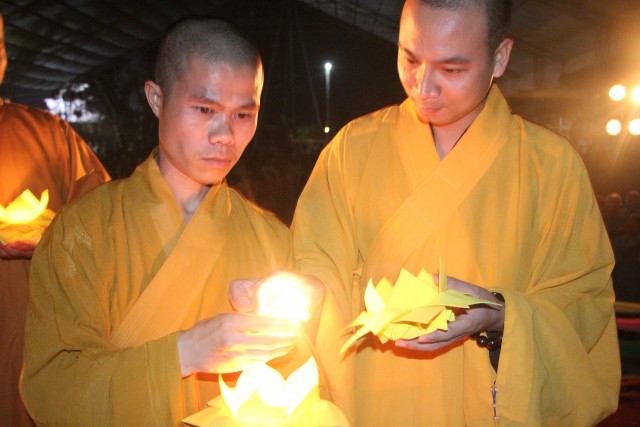 Thái Bình:  Lễ hội hoa đăng vía Quan Thế Âm Bồ tát tại chùa Đại Bi