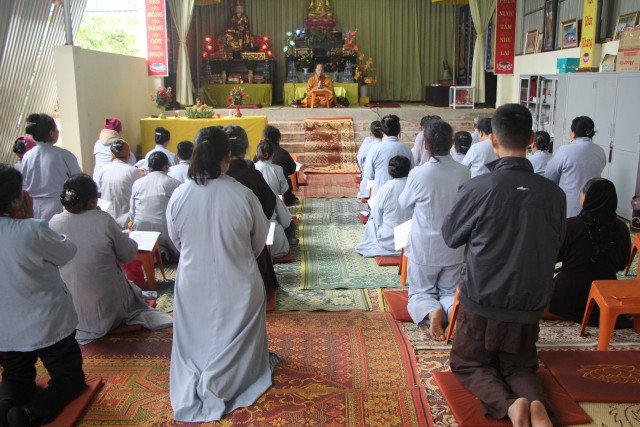 Sơn La: Phật tử về niệm Phật đường Phật Quang tu bát quan trai
