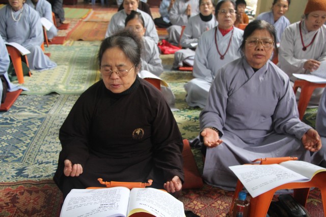 Sơn La: Phật tử về niệm Phật đường Phật Quang tu bát quan trai