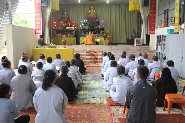 Sơn La: Phật tử về niệm Phật đường Phật Quang tu bát quan trai