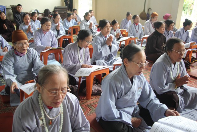 Sơn La: Phật tử về niệm Phật đường Phật Quang tu bát quan trai