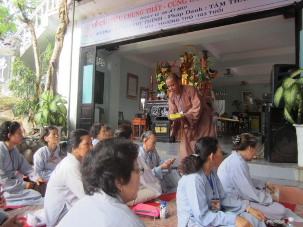 Thượng tọa Thích Chân Tích thuyết giảng tại Nha Trang